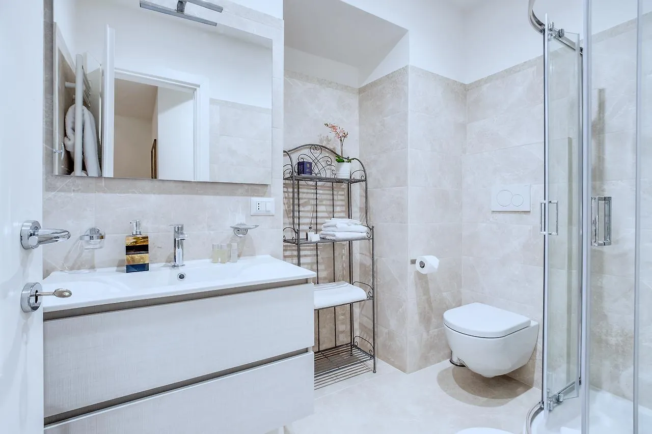 Flats Via Delle Muratte 2Mins To Trevi Fountain Apartment Rome